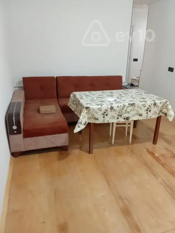 Kirayə verilir 3 otaqlı köhnə tikili 55 m²