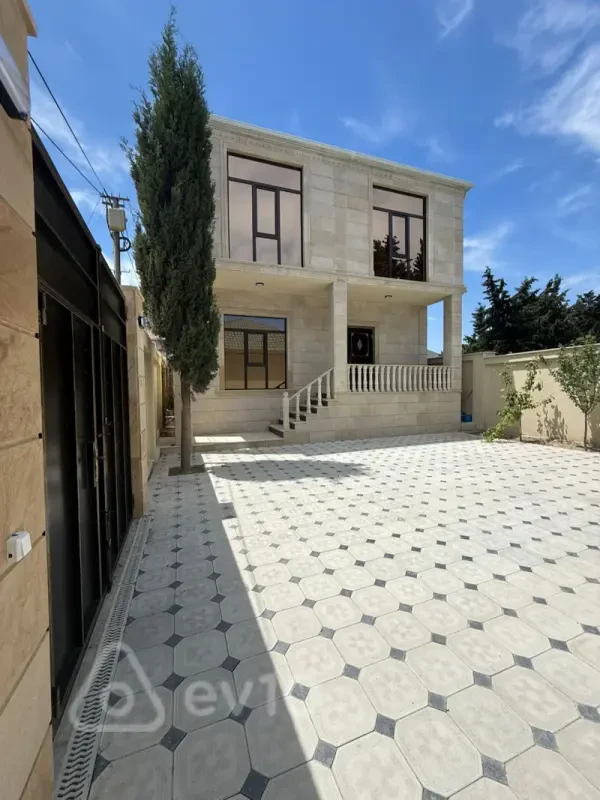 Satılır 5 otaqlı həyət evi 200 m²