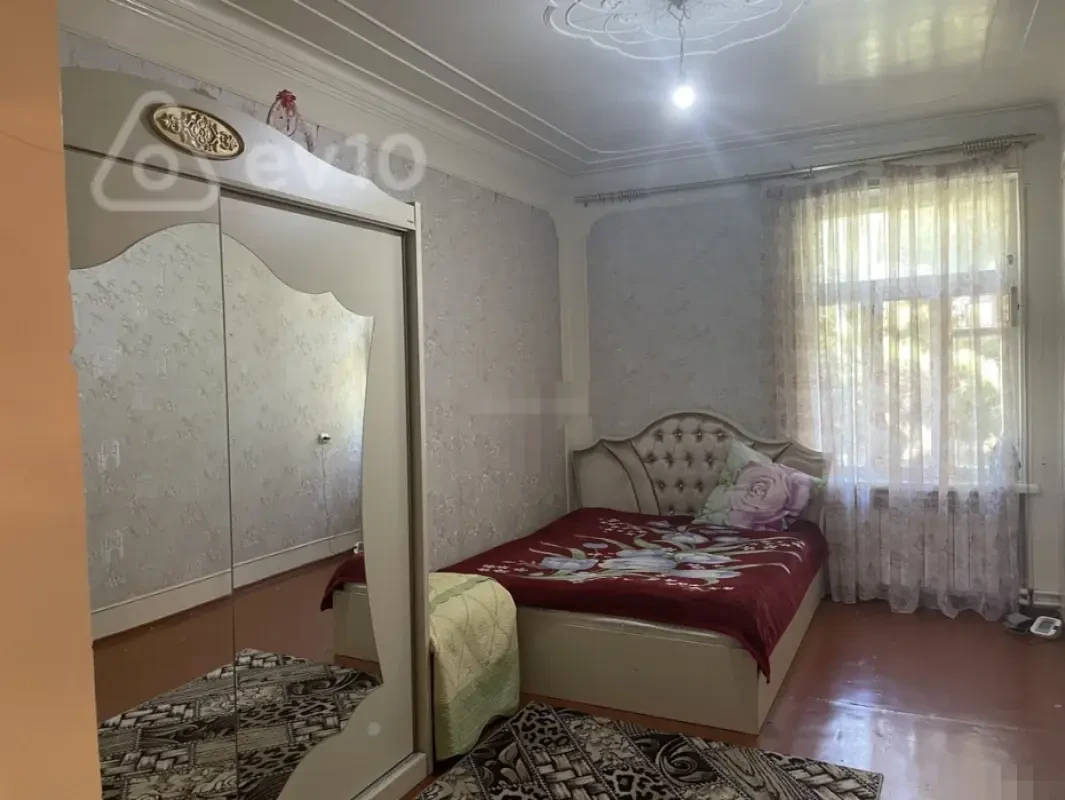 Kirayə verilir 2 otaqlı köhnə tikili 50 m²