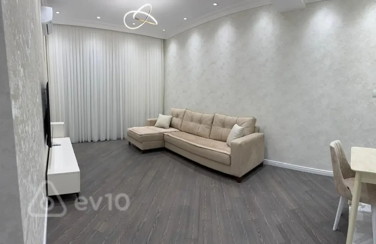 Kirayə verilir 2 otaqlı yeni tikili 65 m²