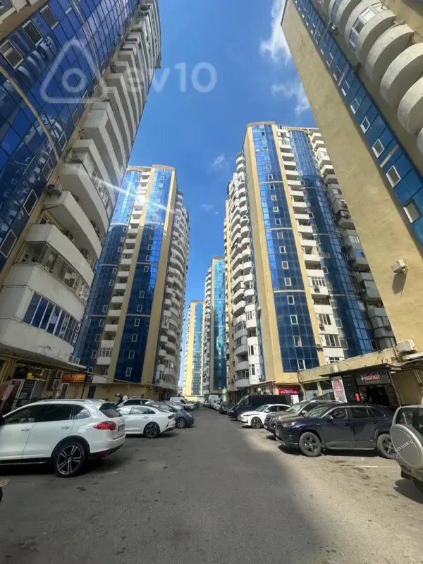 Kirayə verilir 3 otaqlı yeni tikili 80 m²