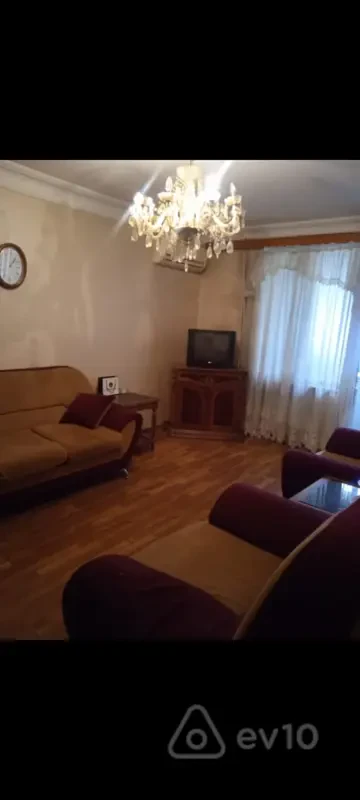 Kirayə verilir 2 otaqlı köhnə tikili 35 m²