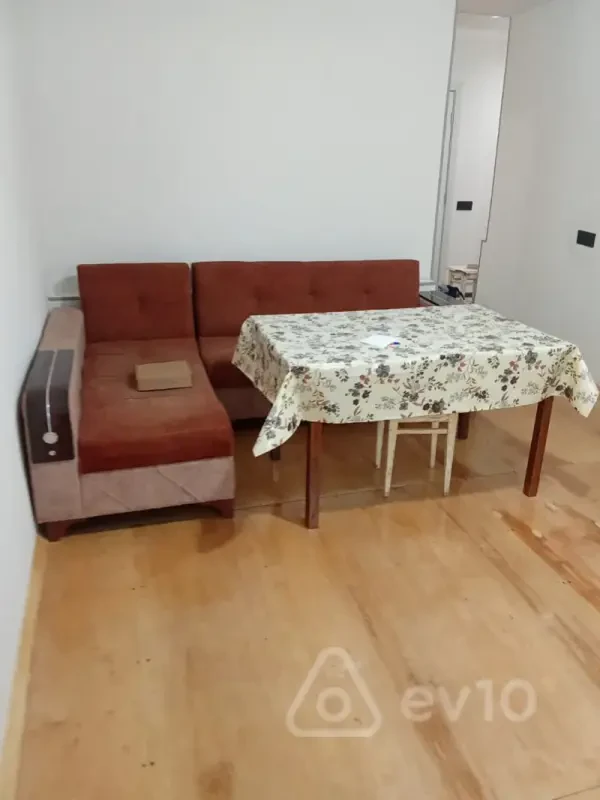 Kirayə verilir 3 otaqlı köhnə tikili 60 m²