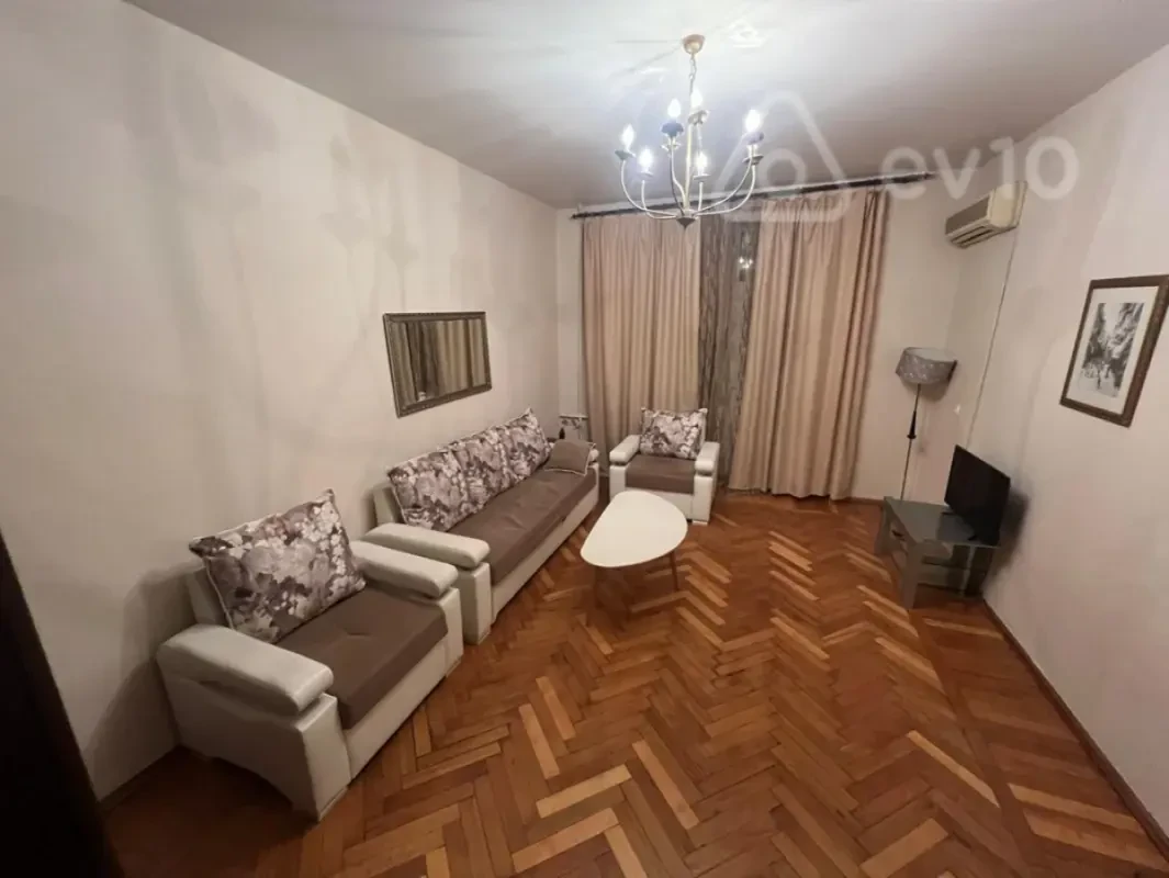 Kirayə verilir 2 otaqlı köhnə tikili 55 m²