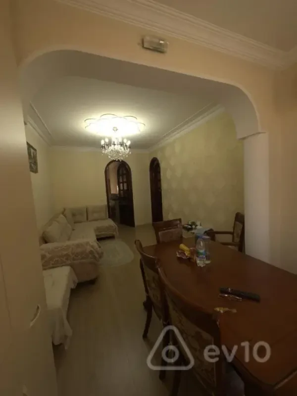 Kirayə verilir 2 otaqlı köhnə tikili 60 m²