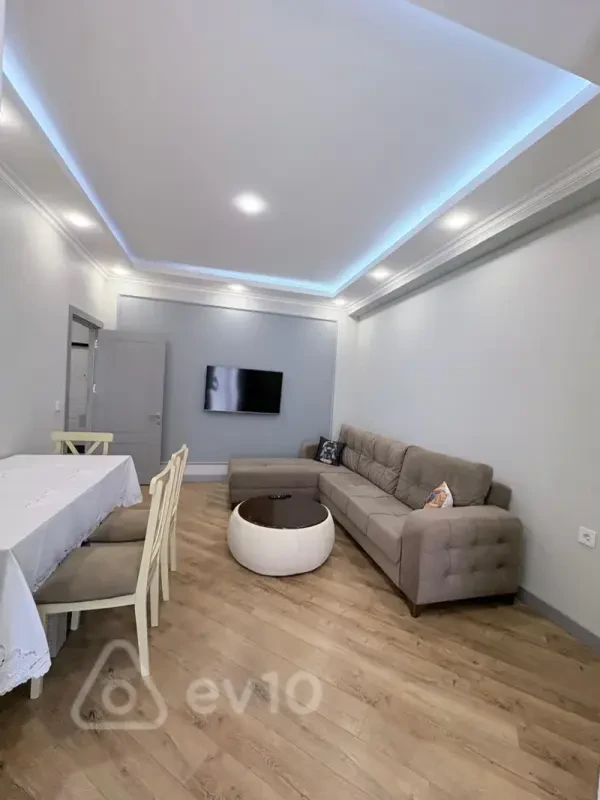 Kirayə verilir 2 otaqlı yeni tikili 70 m²
