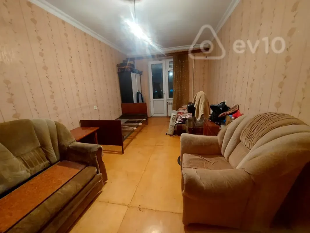 Kirayə verilir 2 otaqlı köhnə tikili 70 m²