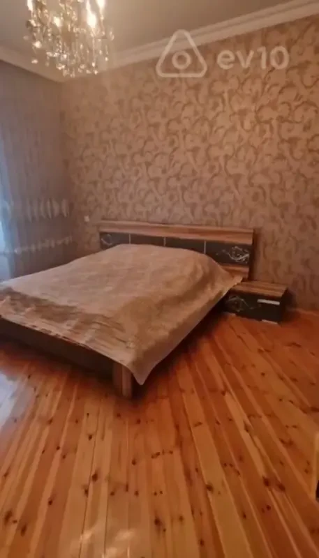 Kirayə verilir 3 otaqlı köhnə tikili 110 m²