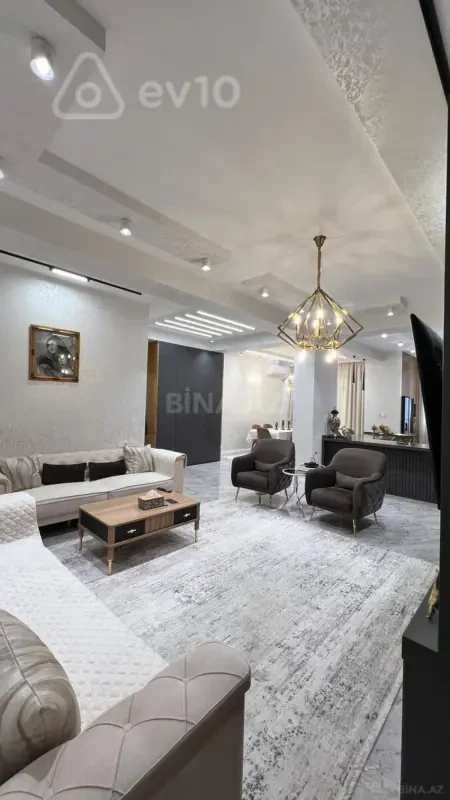 Kirayə verilir 3 otaqlı yeni tikili 153 m²