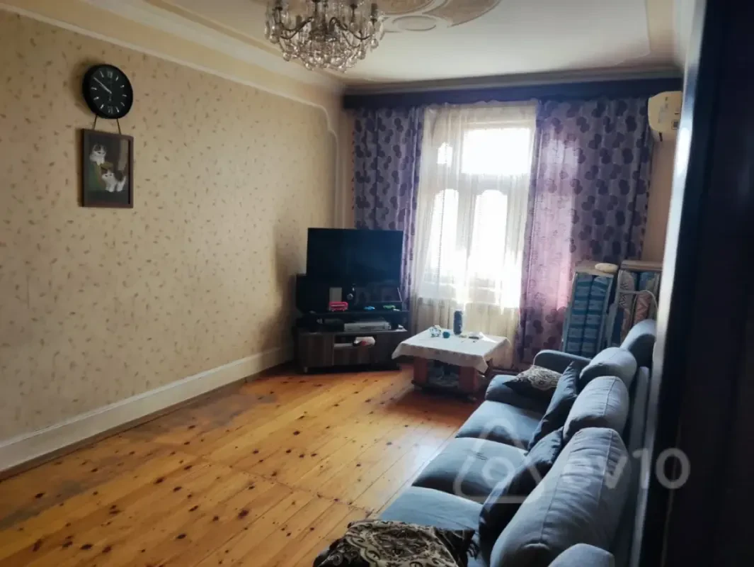 Satılır 2 otaqlı köhnə tikili 60 m²