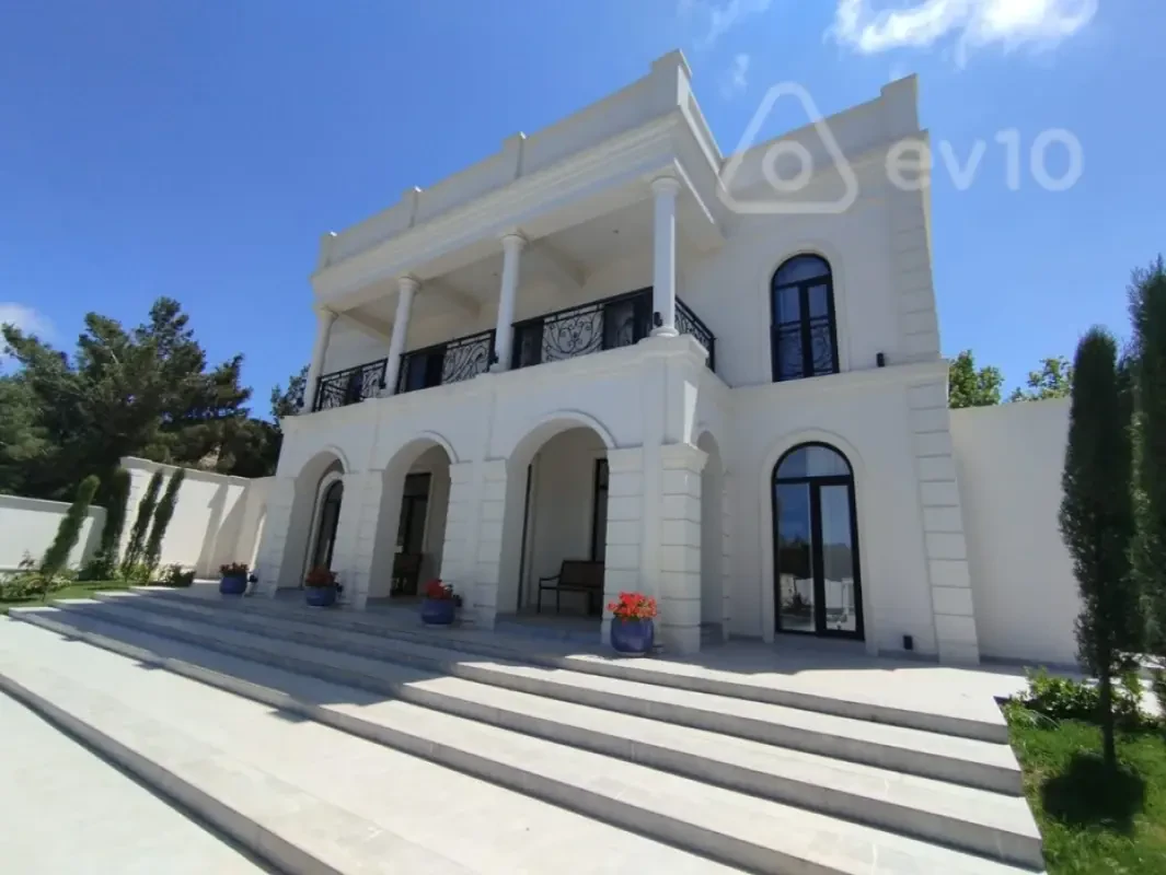 Satılır 5 otaqlı həyət evi 280 m²