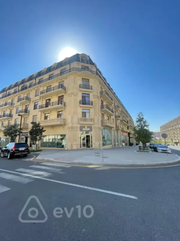 Kirayə verilir 3 otaqlı yeni tikili 155 m²