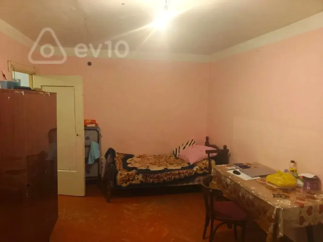 Kirayə verilir 1 otaqlı köhnə tikili 42 m²