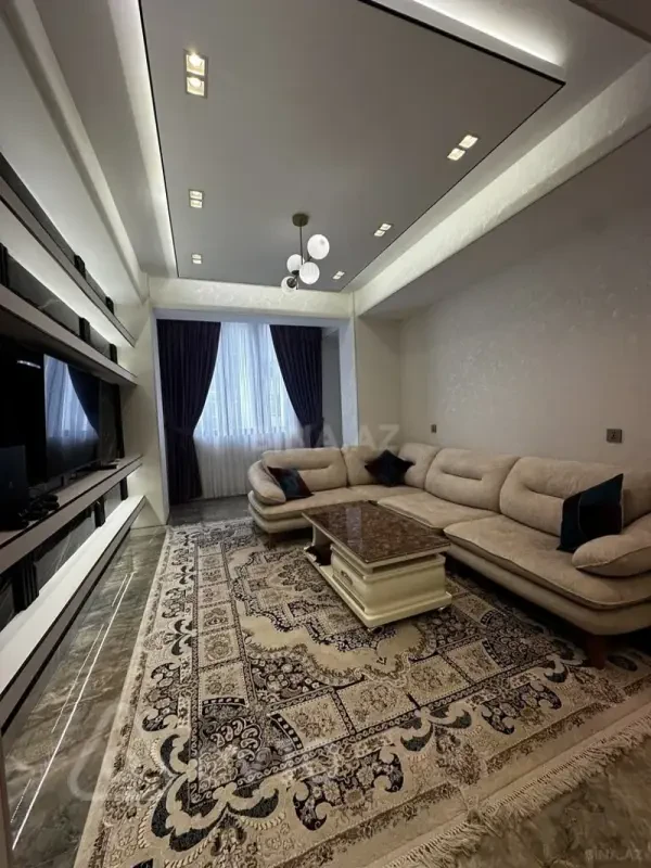 Kirayə verilir 2 otaqlı yeni tikili 70 m²