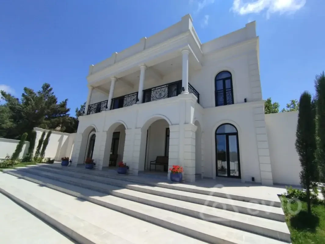 Satılır 6 otaqlı həyət evi 430 m²