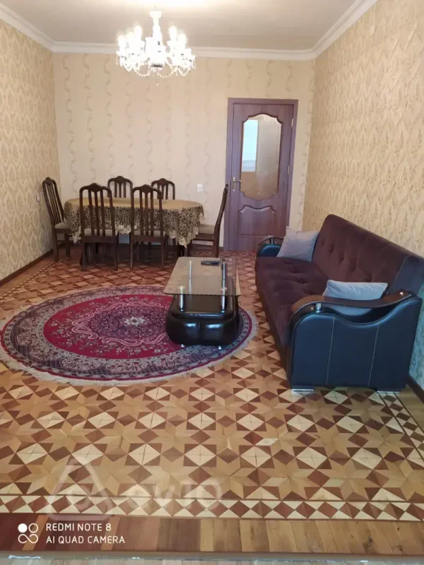 Kirayə verilir 2 otaqlı köhnə tikili 75 m²