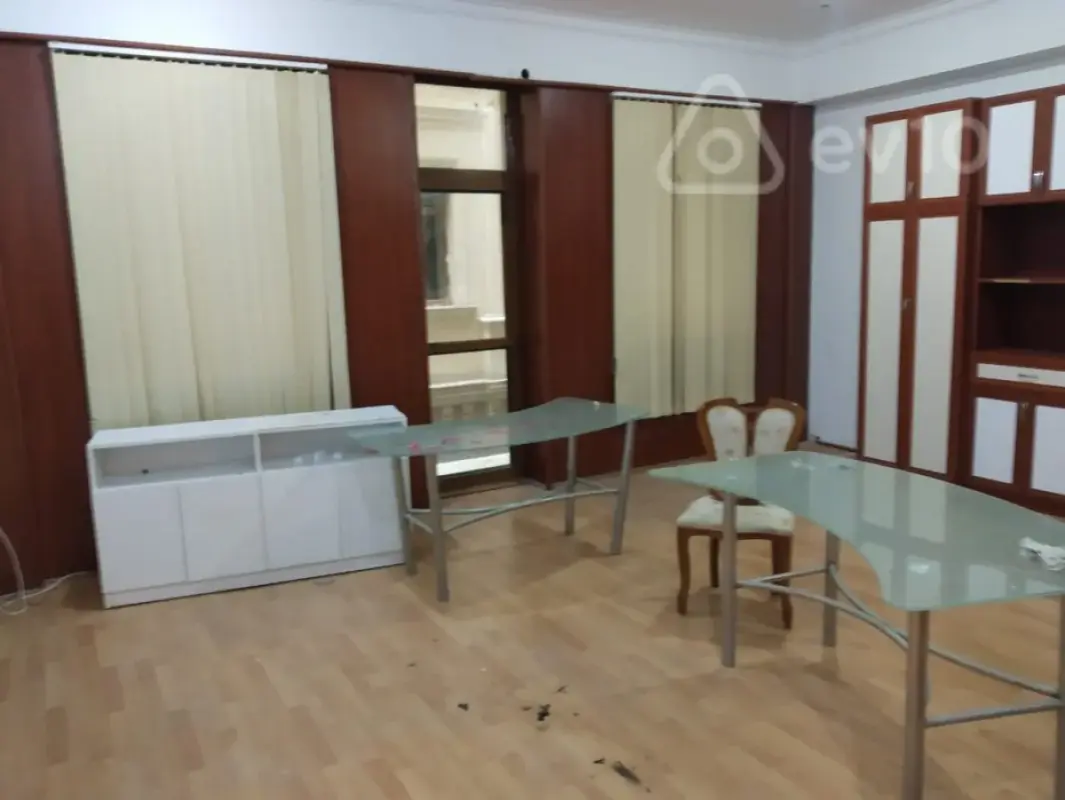 Kirayə verilir 1 otaqlı ofis 45 m²