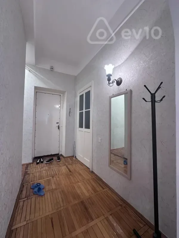 Kirayə verilir 3 otaqlı köhnə tikili 80 m²