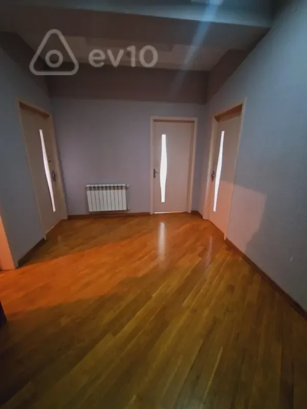 Kirayə verilir 3 otaqlı yeni tikili 24 m²