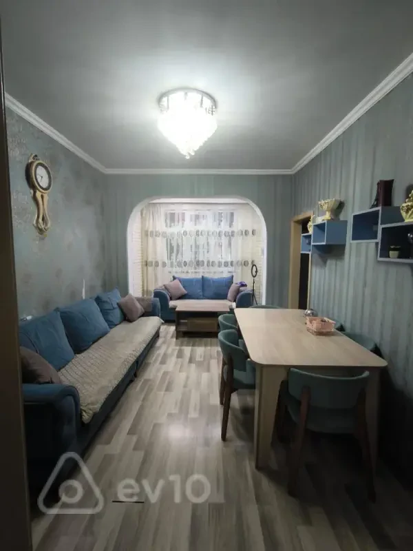 Kirayə verilir 2 otaqlı yeni tikili 70 m²