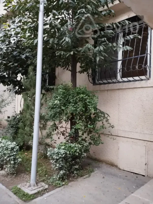 Kirayə verilir 4 otaqlı köhnə tikili 110 m²