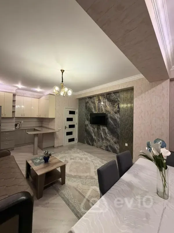 Kirayə verilir 2 otaqlı yeni tikili 75 m²