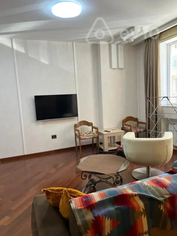 Kirayə verilir 1 otaqlı yeni tikili 52 m²