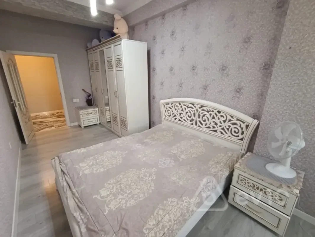 Kirayə verilir 4 otaqlı yeni tikili 125 m²