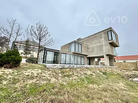 Satılır 14 otaqlı həyət evi 300 m² — Bakı, Abşeron 14 otaq 300.00 m²