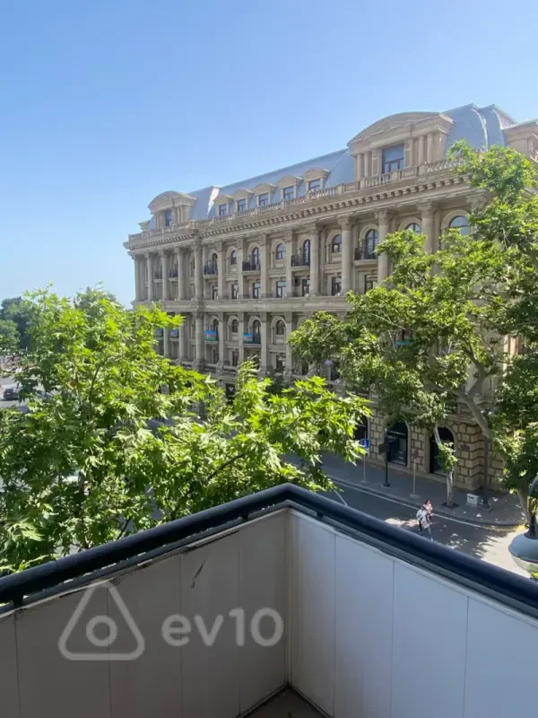 Kirayə verilir 3 otaqlı köhnə tikili 75 m²