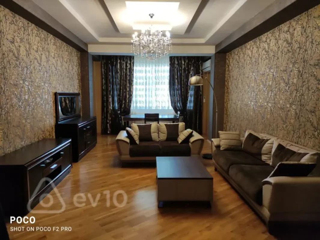 Kirayə verilir 3 otaqlı yeni tikili 150 m²