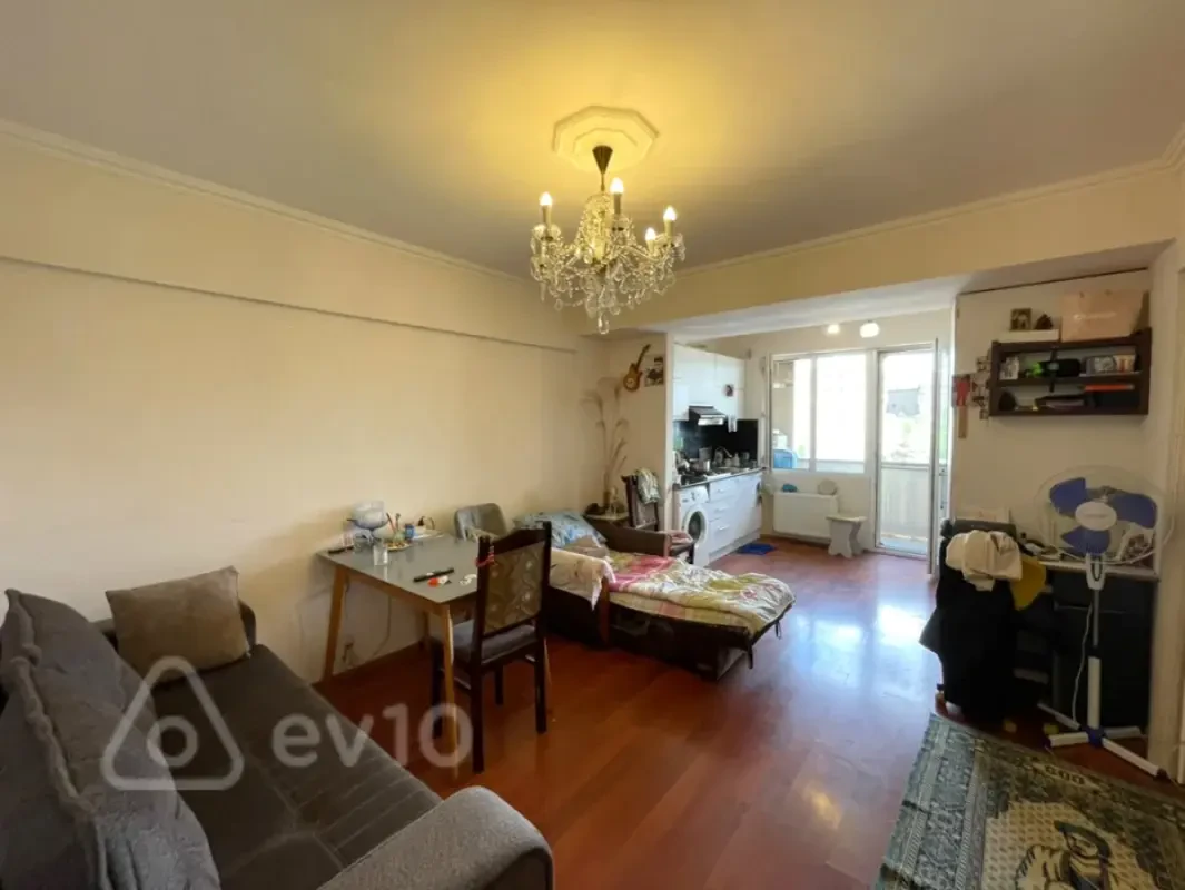 Satılır 1 otaqlı köhnə tikili 35 m²