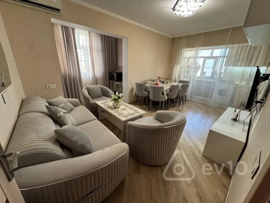 Satılır 2 otaqlı köhnə tikili 42 m²