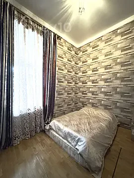 Satılır 5 otaqlı köhnə tikili 250 m² — Bakı, Səbail 5 otaq 250.00 m²