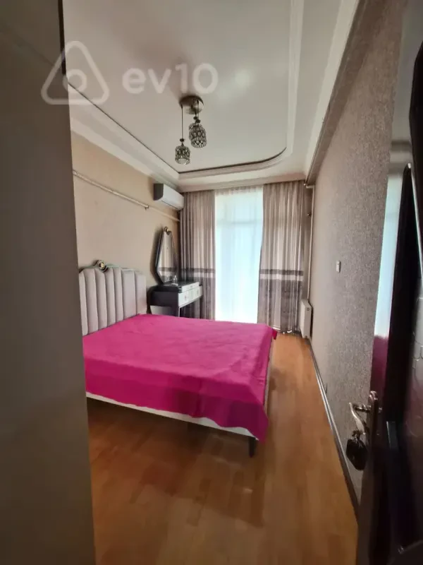 Kirayə verilir 3 otaqlı yeni tikili 100 m²
