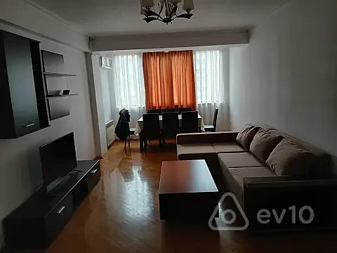 Kirayə verilir 3 otaqlı köhnə tikili 95 m² — Bakı, Nəsimi 3 otaq 95.00 m²