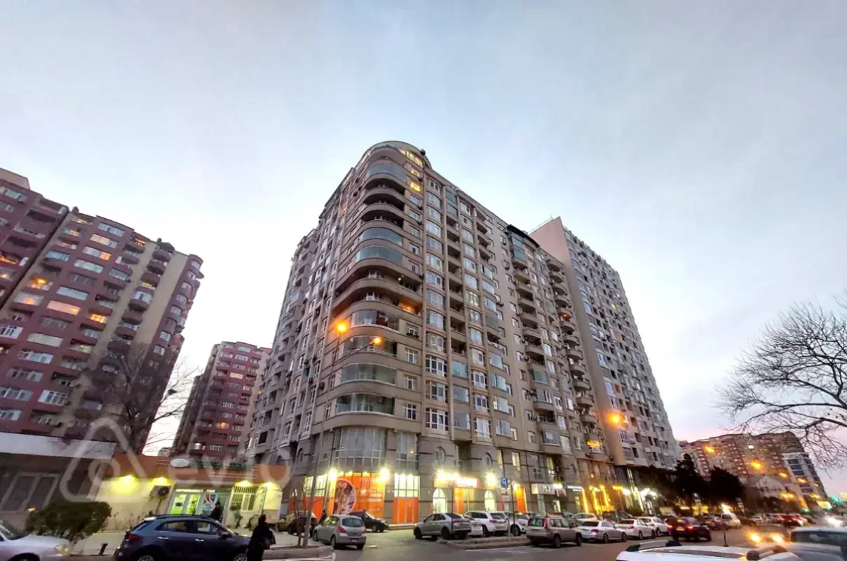 Kirayə verilir 3 otaqlı yeni tikili 95 m²