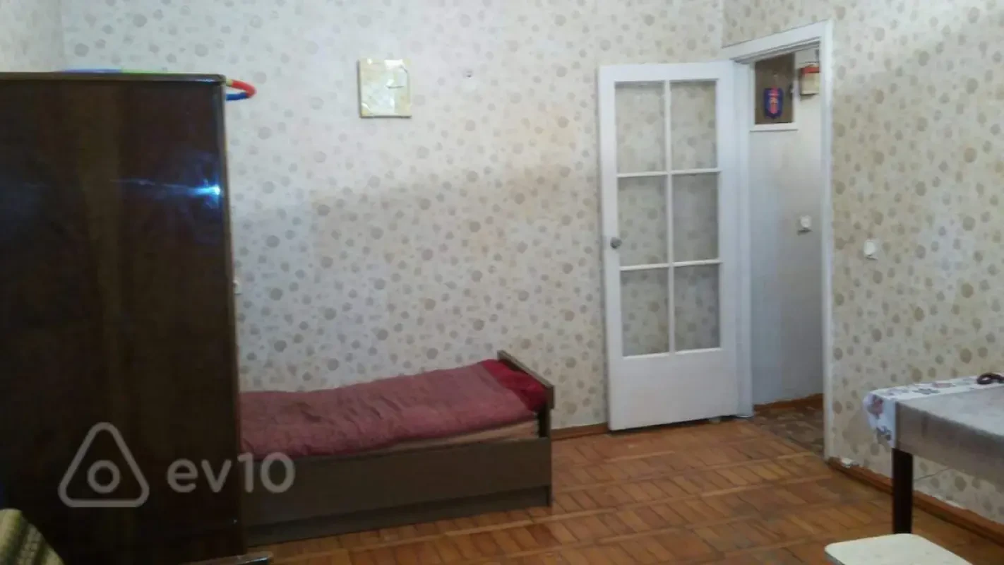 Kirayə verilir 1 otaqlı köhnə tikili 35 m²