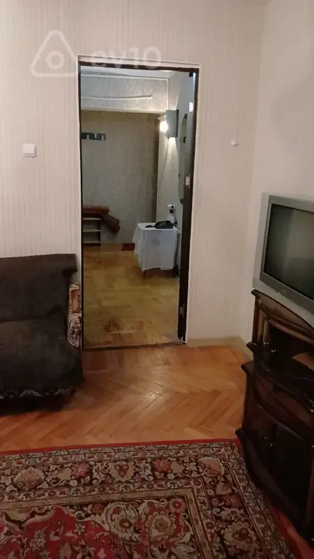 Kirayə verilir 2 otaqlı köhnə tikili 45 m²