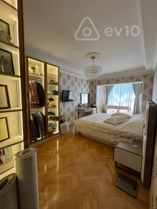 Satılır 3 otaqlı köhnə tikili 85 m²