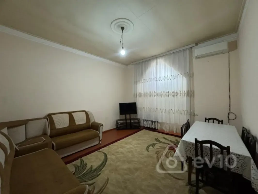 Kirayə verilir 2 otaqlı köhnə tikili 50 m²