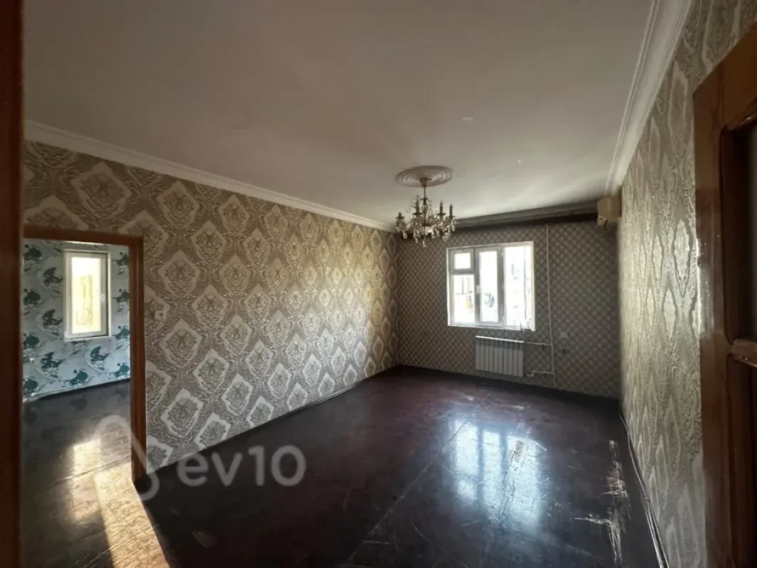 Kirayə verilir 2 otaqlı köhnə tikili 60 m²