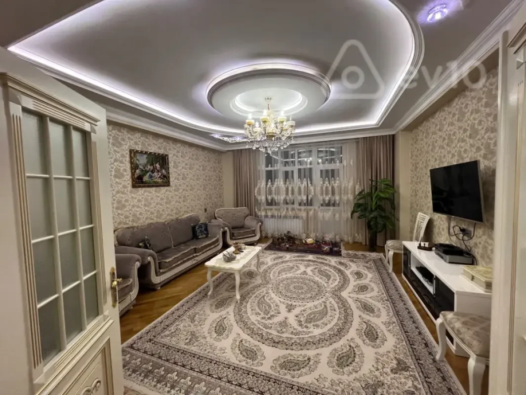 Satılır 3 otaqlı yeni tikili 135.5 m²