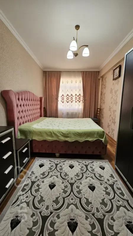Kirayə verilir 2 otaqlı köhnə tikili 60 m²