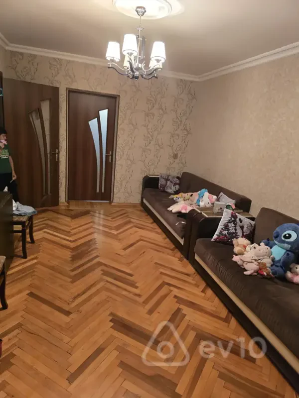 Kirayə verilir 2 otaqlı köhnə tikili 40 m²