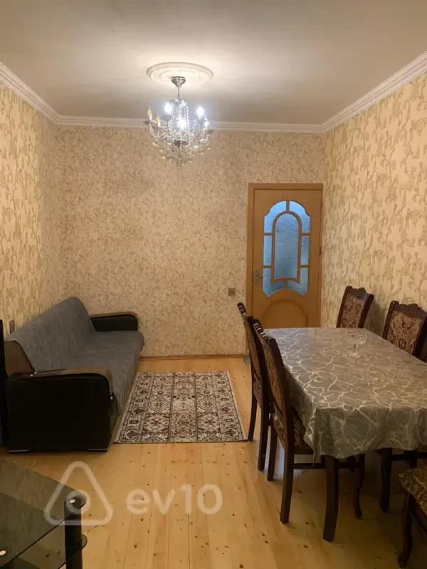Kirayə verilir 2 otaqlı köhnə tikili 45 m²