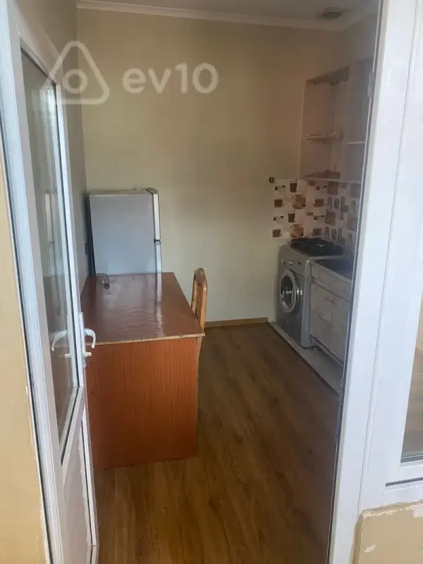 Kirayə verilir 2 otaqlı həyət evi 60 m²