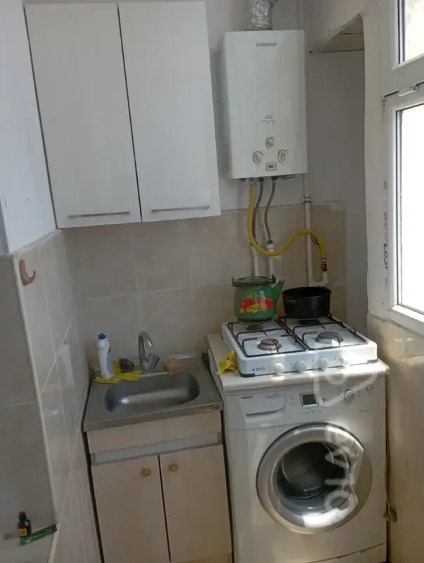 Kirayə verilir 2 otaqlı köhnə tikili 40 m²