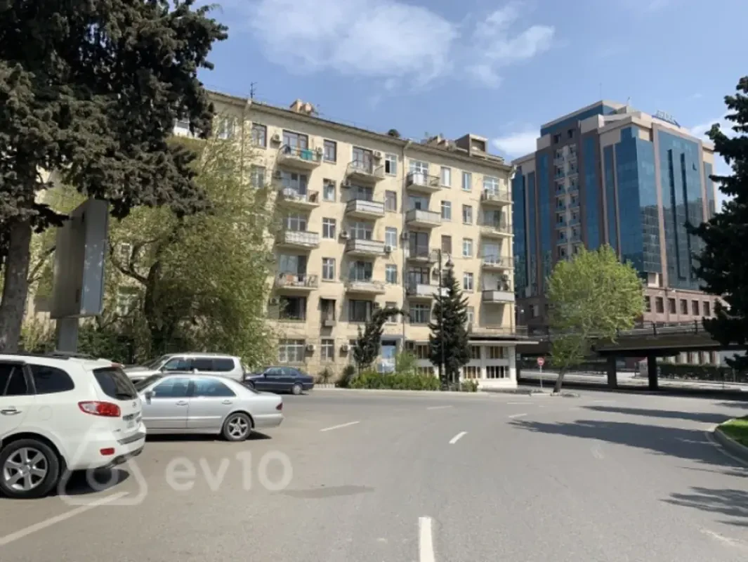Kirayə verilir 2 otaqlı köhnə tikili 50 m²