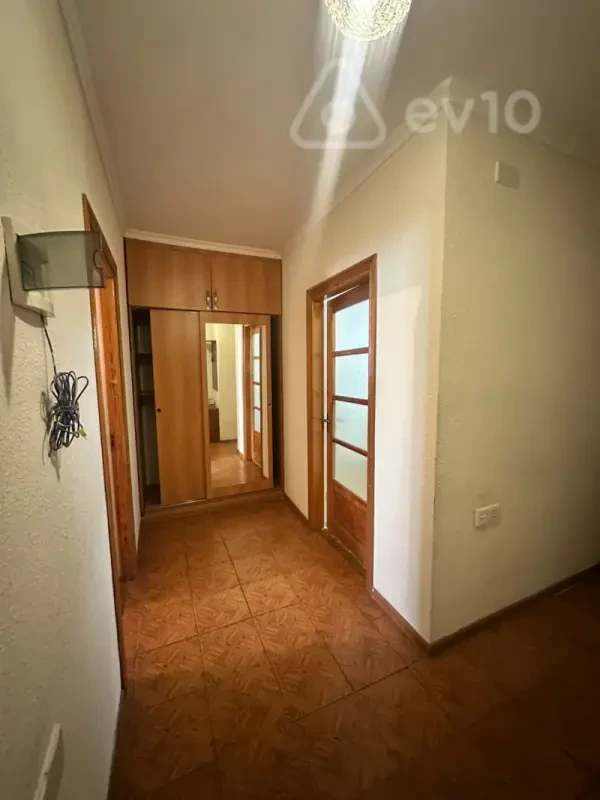 Kirayə verilir 2 otaqlı köhnə tikili 60 m²